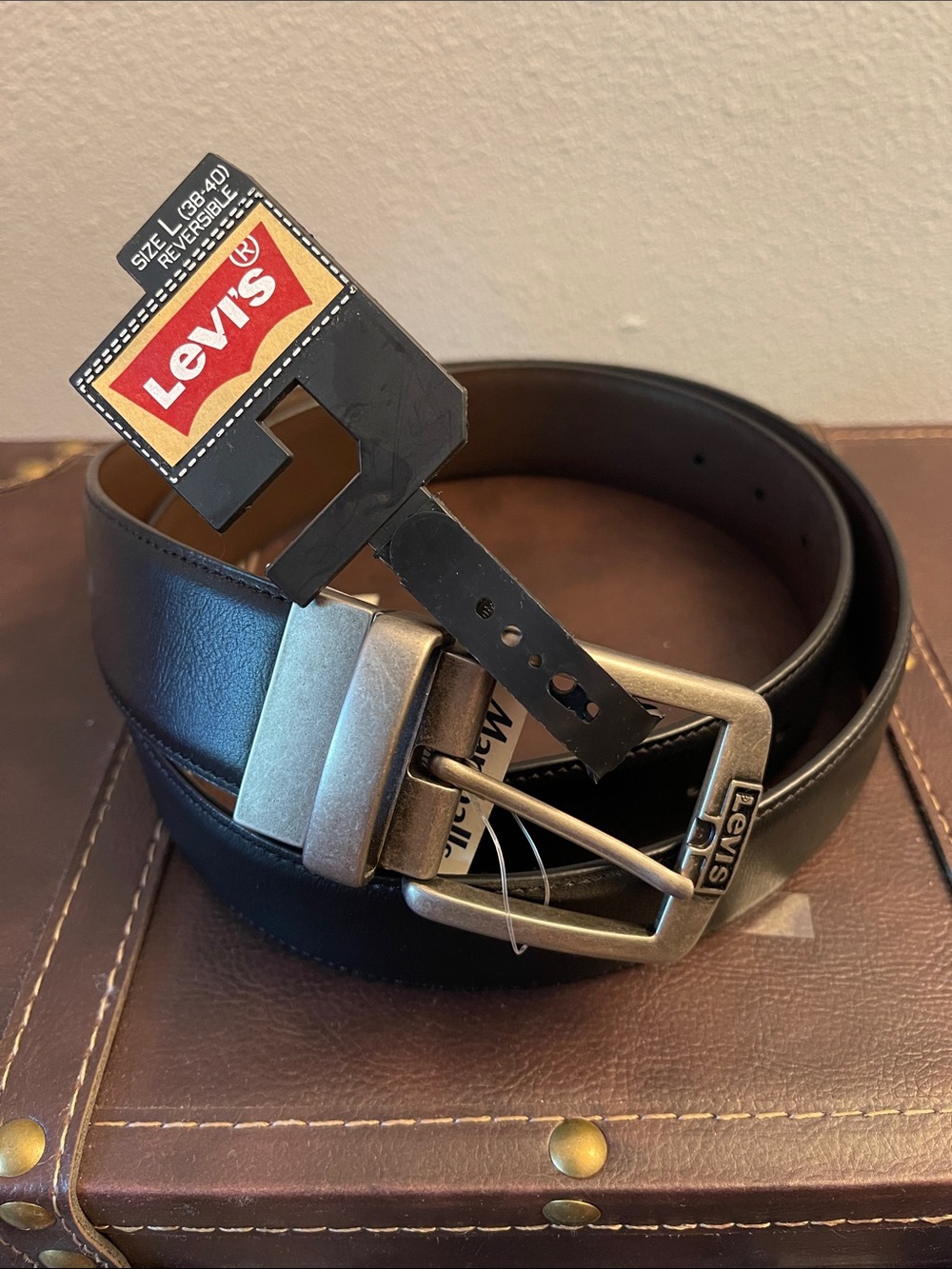 Levi's Black Leather Men's Belt with Brushed Silver Buckle